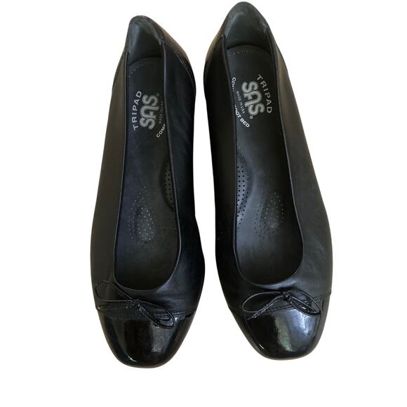 SAS Coco Ballet Flat Loafer Slip On Black Leather Cap Toe  SAS Coco ballet flats women’s size 7 wide black cap toe bow comfort classic